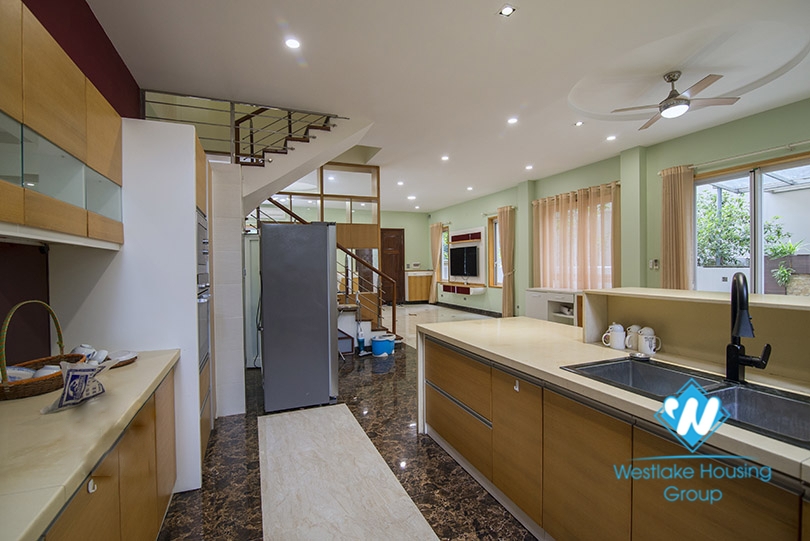 4 bedroom house for rent in Anh Dao Vinhome Riverside